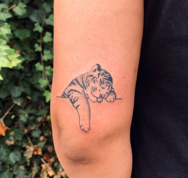 12 Minimalist Tiger Tattoo Ideas That Will Inspire You To Get Inked   PetPress